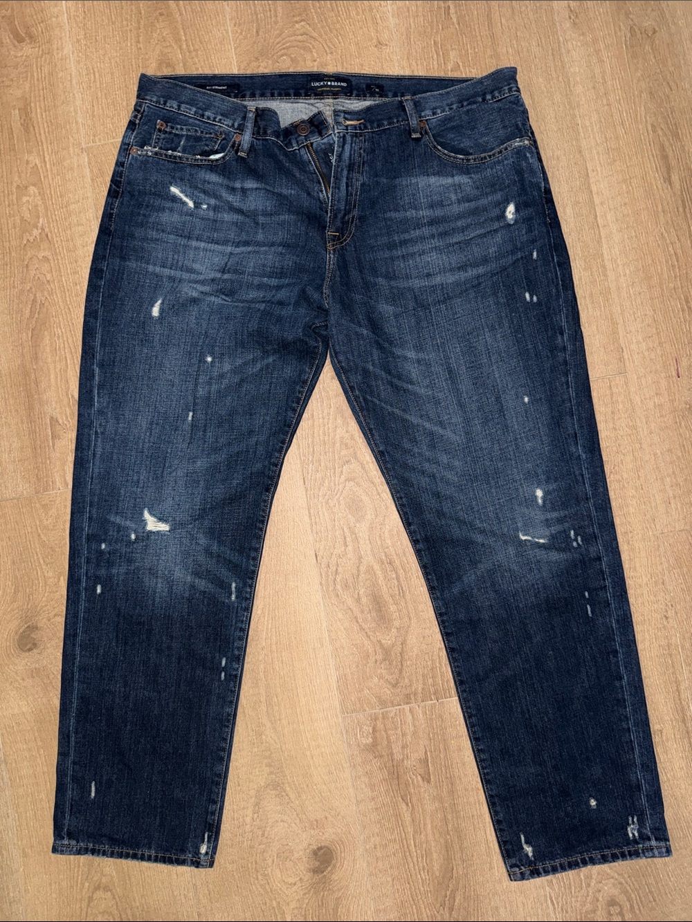 Lucky Brand Men’s Dark Blue Distressed Relaxed Jeans 221 Straight